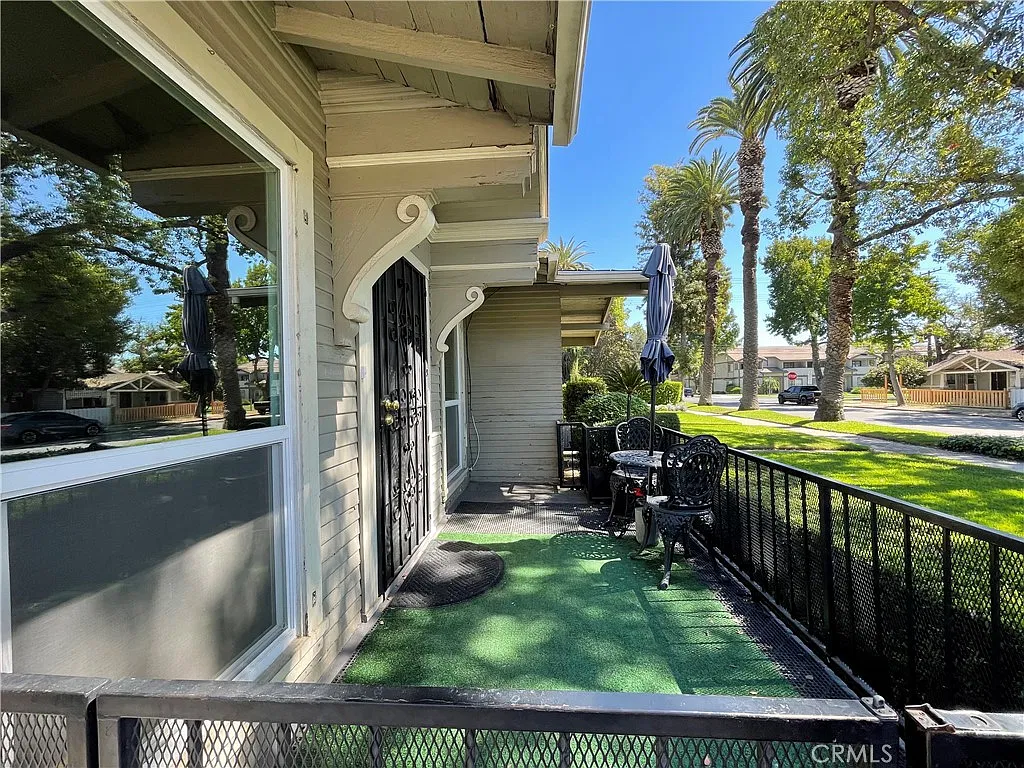2 bed, 3089 sqft, $2,500 — Photo 2
