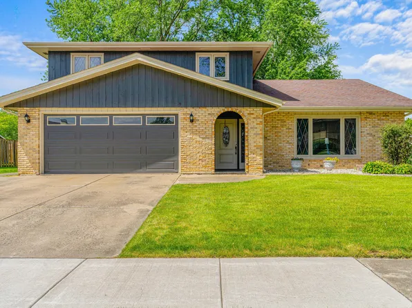 639 Laurel Dr, Dyer, IN 46311