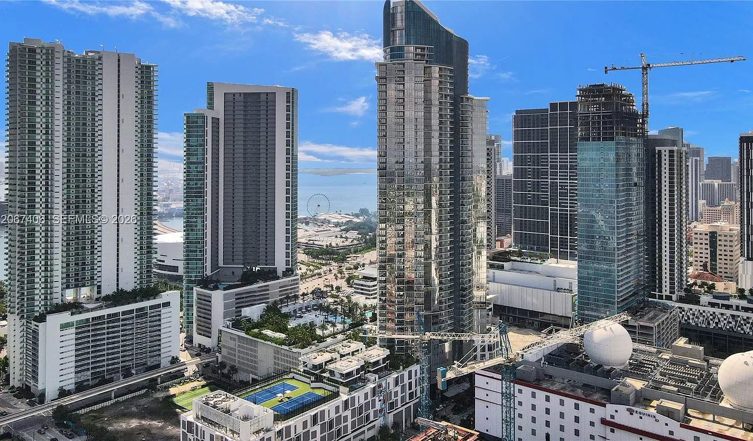 Paramount Miami Worldcent — Photo 1