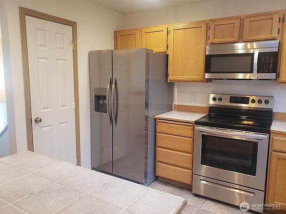 4th image of 6101 71st Drive NE