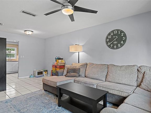 5th image of 2819 NW 55TH BOULEVARD