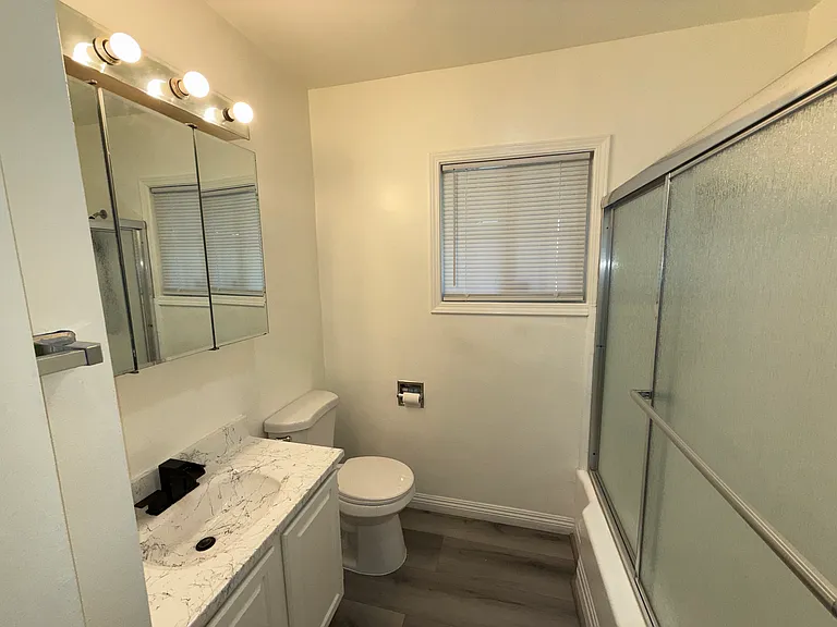 25539 Lane St — Photo 7
