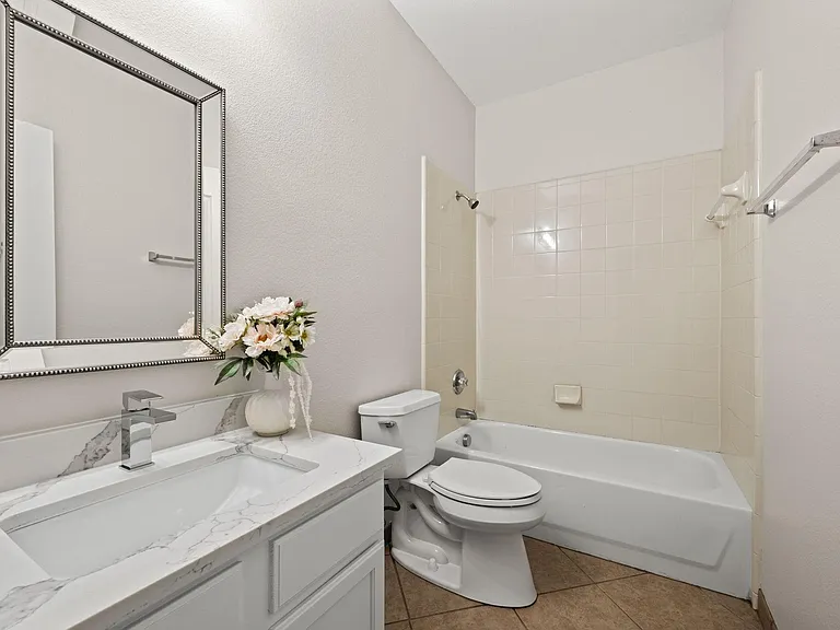 14710 Crystal Lake Dr — Photo 20