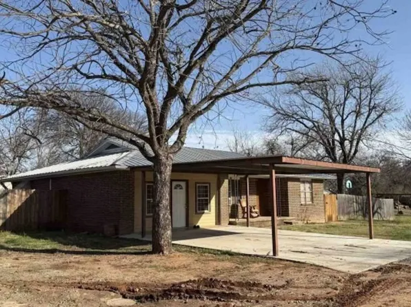 201 E Meadow St, Iredell, TX 76649