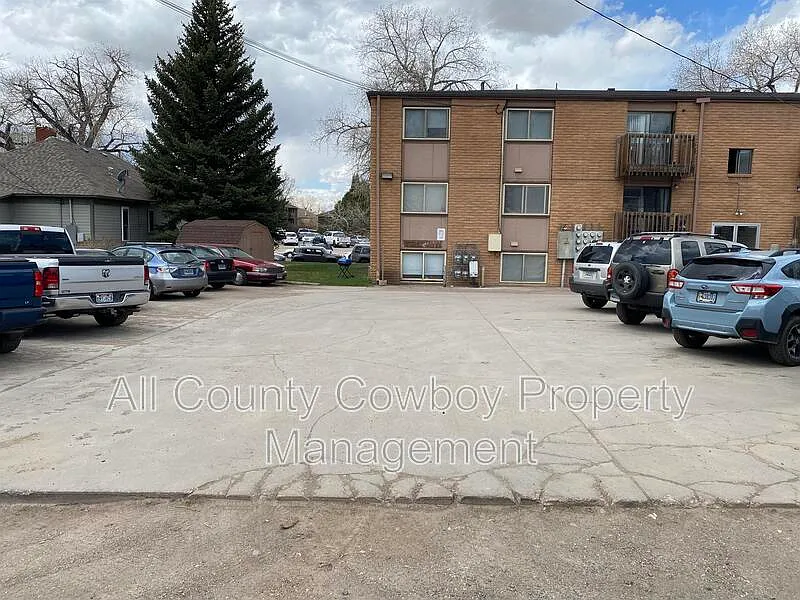 3 bed, 1.0 bath, $1,325 — Photo 3