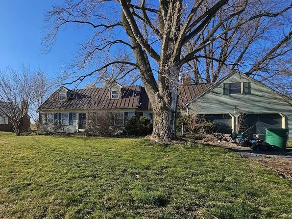 2555 Bachmantown Rd, Ronks, PA 17572