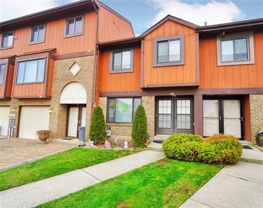 68 Redwood Loop, Staten Island, NY, 10309
