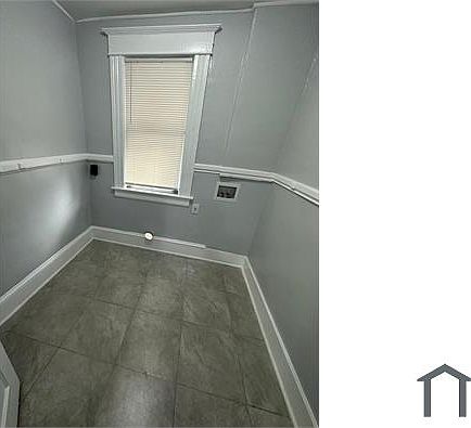 5th image of 2513 Market St N