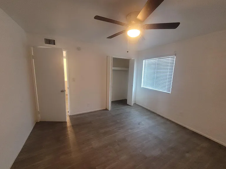 5229 N 59th Dr #1 — Photo 14