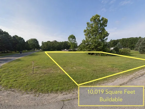 1001 Vallado Dr, Weidman, MI 48893