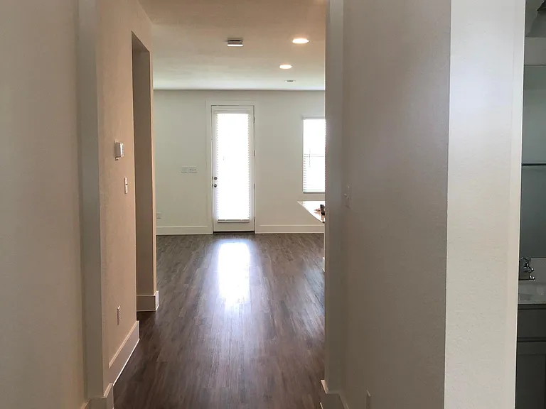 2313 Upchurch St — Photo 3