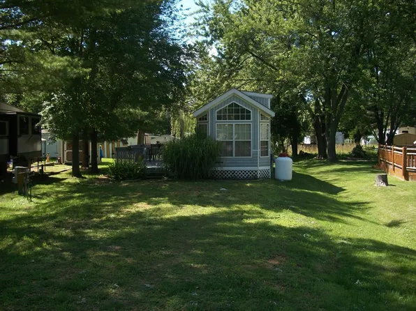 11/124 Woodhaven Dr E, Sublette, IL 61367