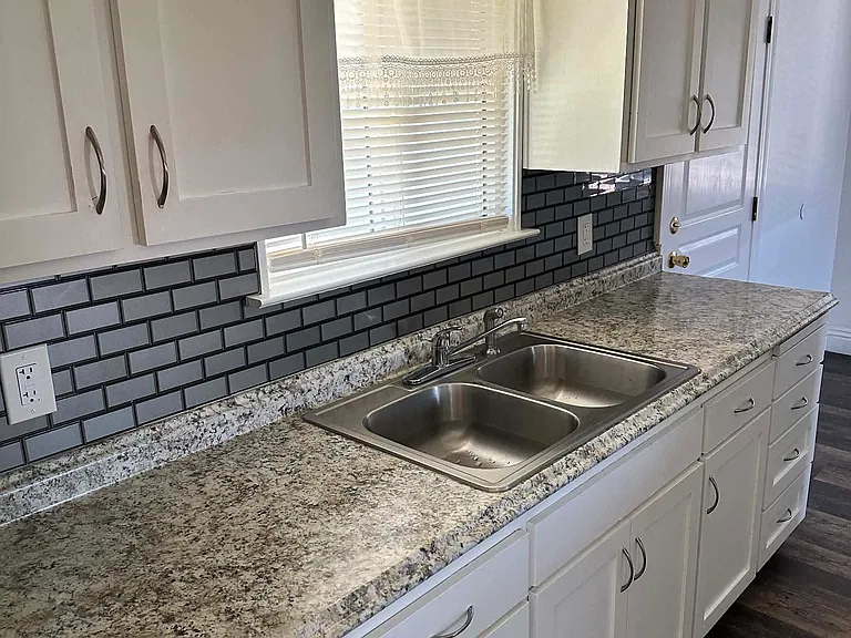 1624 Catalpa St — Photo 12
