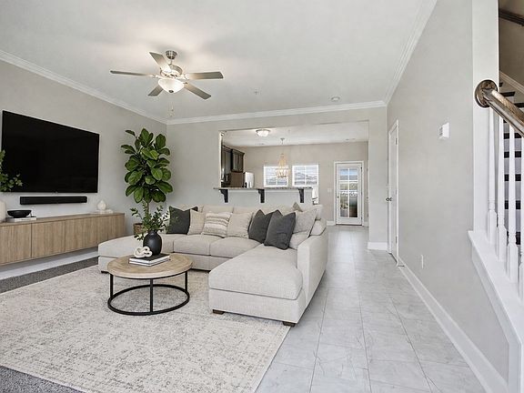 5th image of 108 Mary Ann Cir