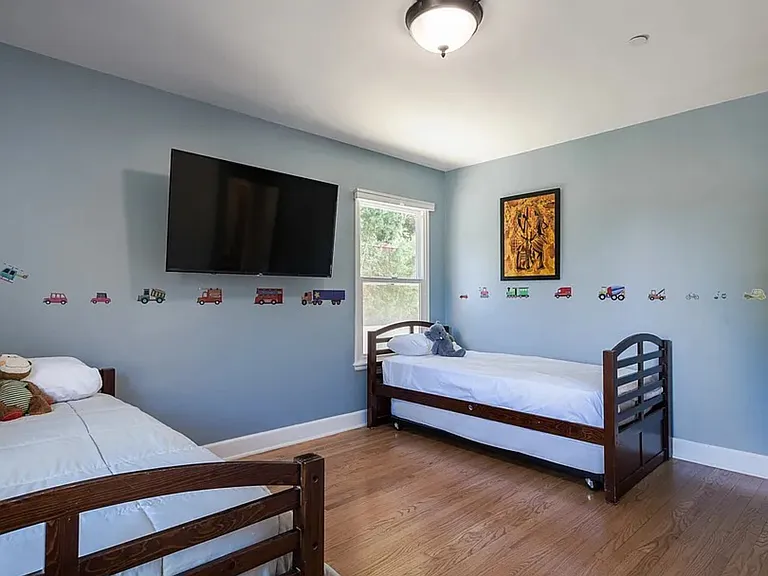 15328 Rayneta Dr — Photo 33