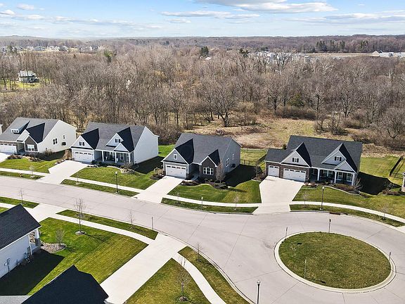 5th image of 227 Passina Ct