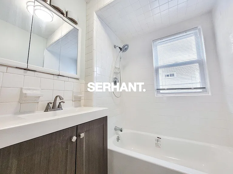 37 Juniper St #1B — Photo 3