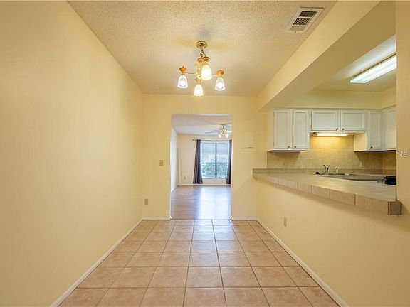 4th image of 613 Casa Park Ct #G