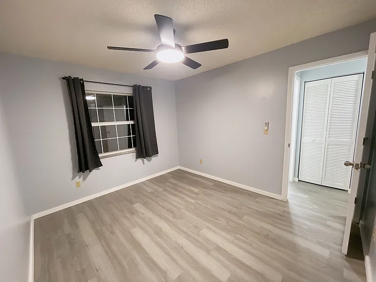 6430 Cedarbrook Dr S — Photo 4