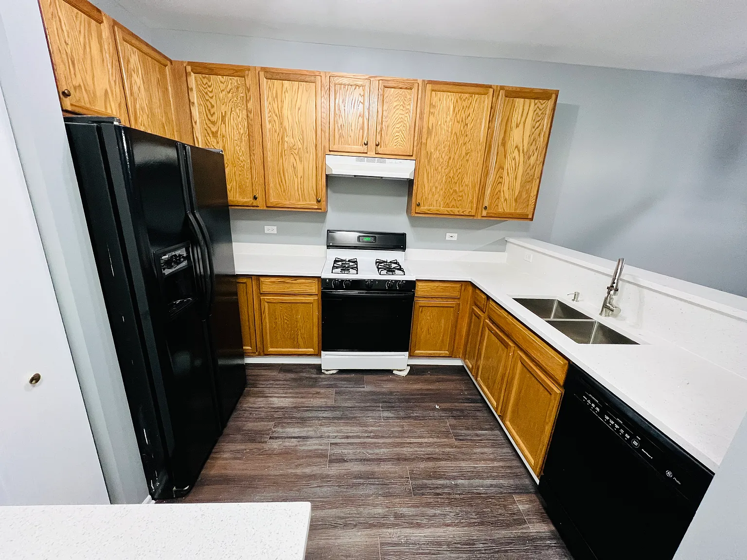 2 bed, 1.5 bath, 1415 sqft, $2,450 — Photo 3