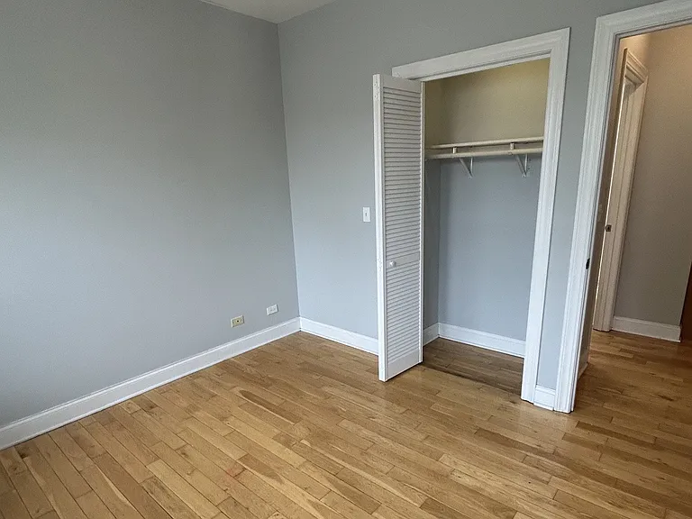 4542 W George St #2 — Photo 8