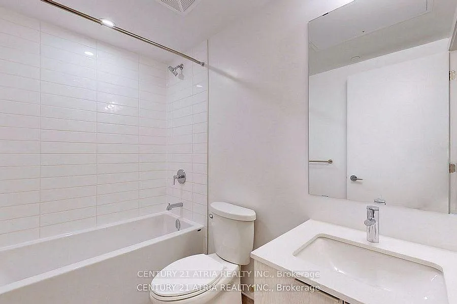 357 King St W — Photo 3