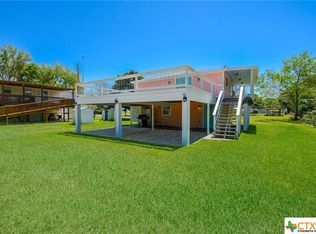 5 Backlash Ave, Palacios, TX 77465