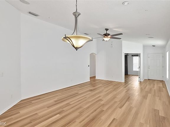3rd image of 18124R Lembrecht Way