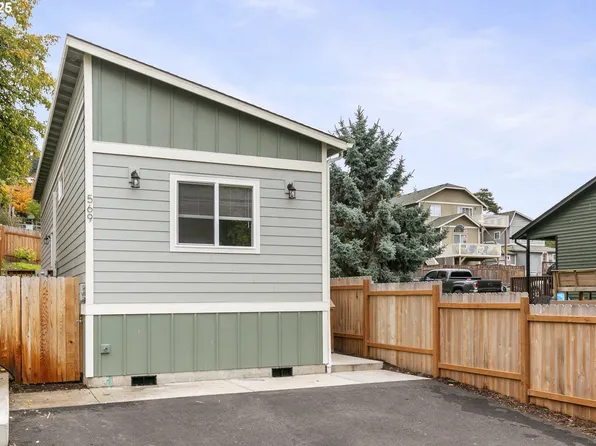 569 N 3rd St, Kalama, WA 98625