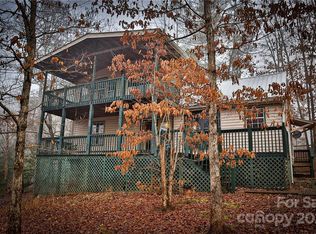 57 N Pinecrest Dr, Whittier, NC 28789