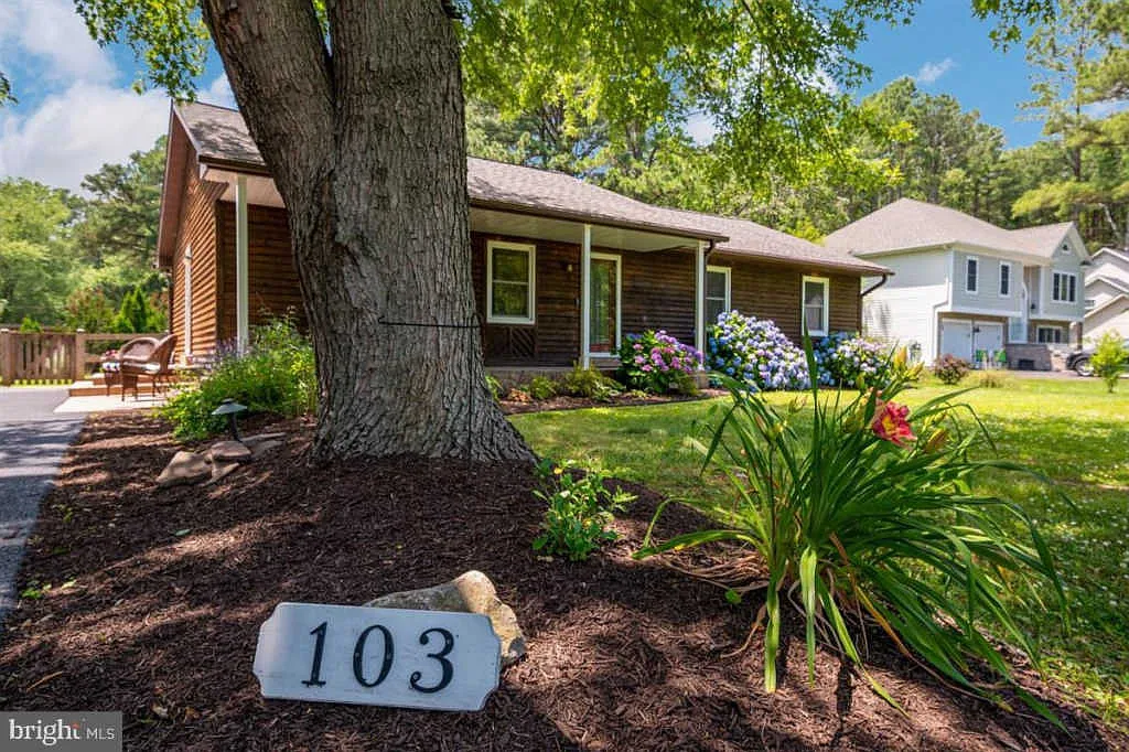 103 Dorchester Rd photo 1