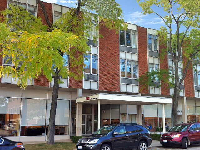1st image of 580 N Bank Ln APT 20