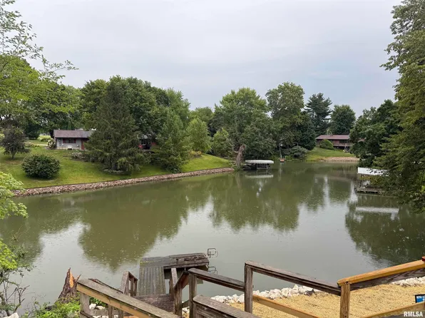 636 Linden Point, Petersburg, IL 62675