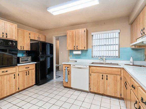 5th image of 4165 Hood Ave