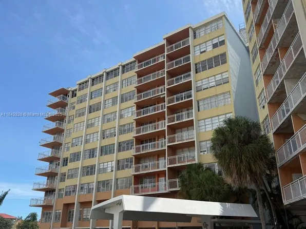 2025 NE 164th St APT 818, North Miami Beach, FL 33162