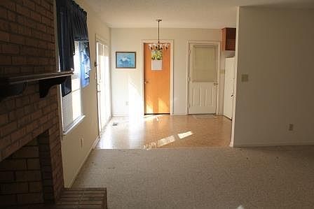 4th image of 412 Alan Dr