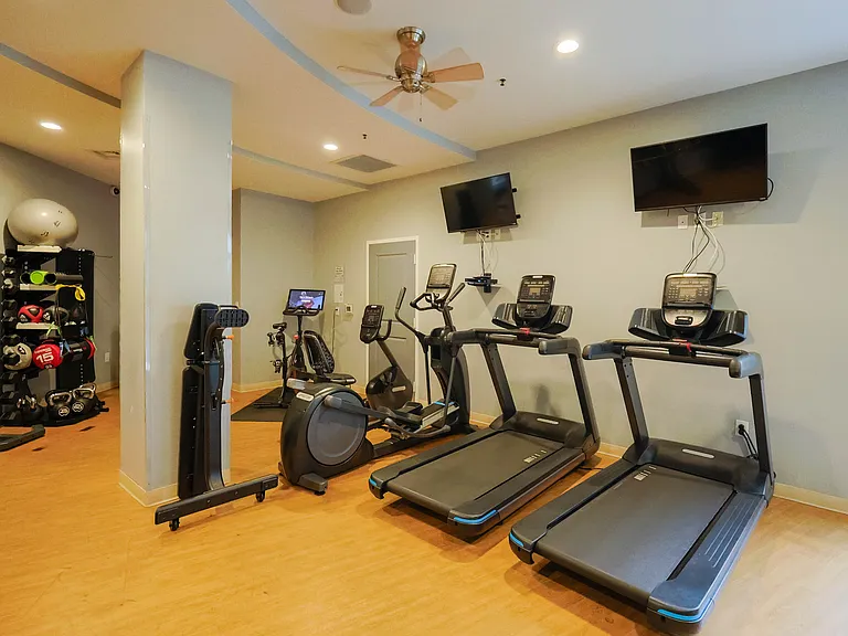 222 Glenwood Ave #410 — Photo 37