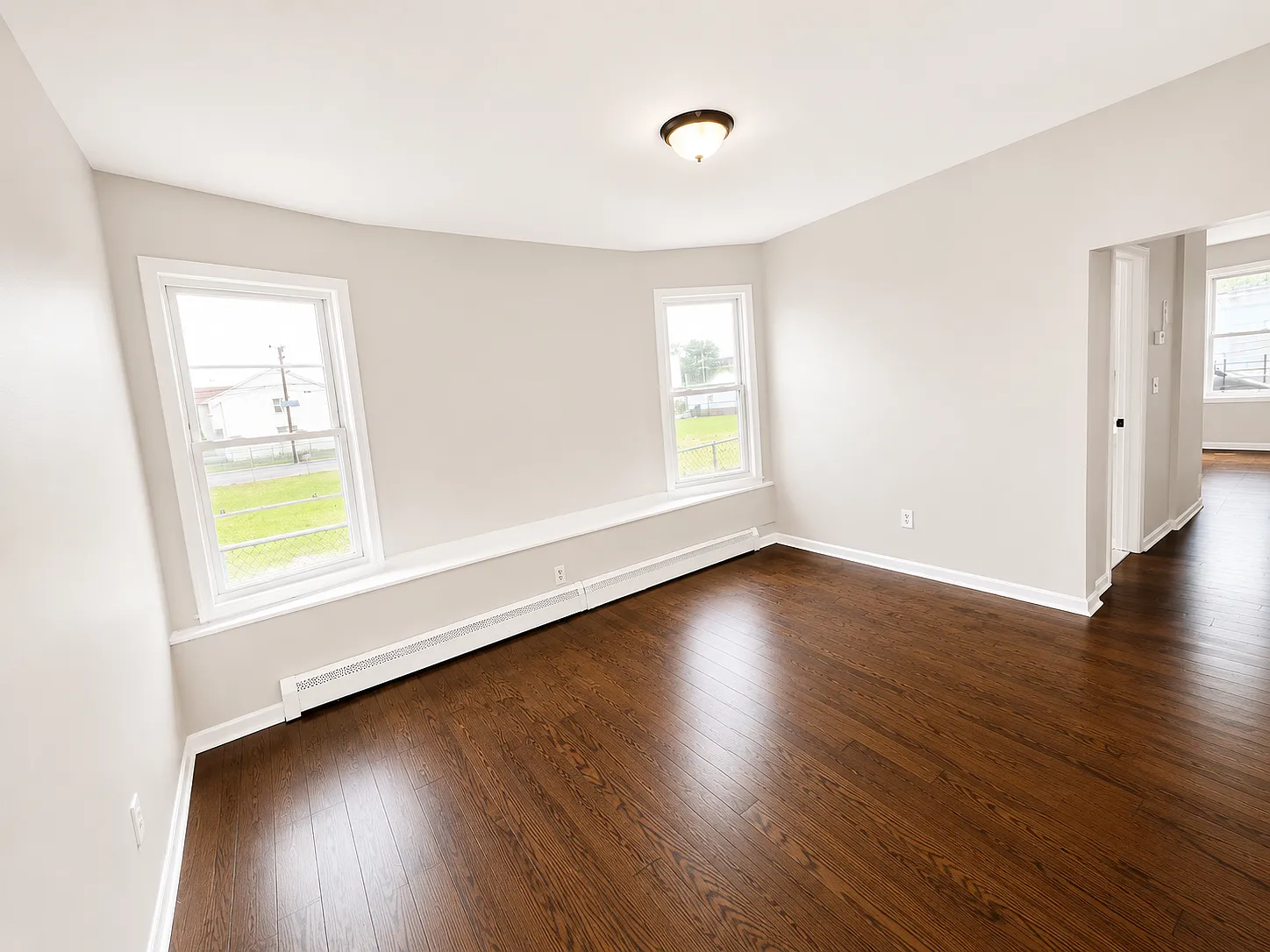 3 bed, 1.5 bath, 1200 sqft, $2,095 — Photo 4