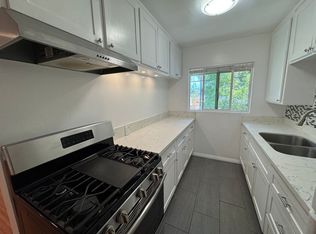 Hollydale, Los Angeles, CA 90039