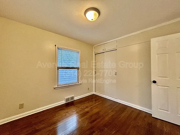 7105 Circleview Dr — Photo 9