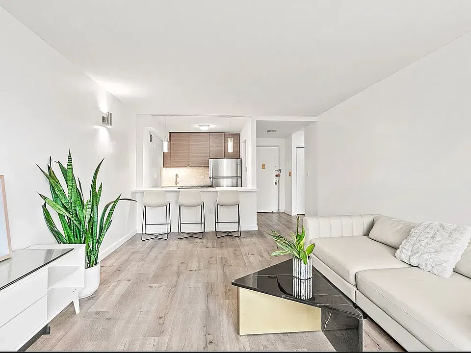 280 Rector Pl #9H