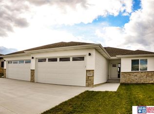 1203 Annabel Ave, Hickman, NE 68372