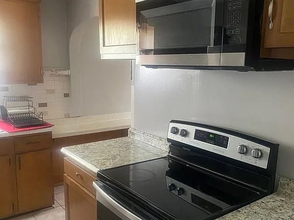 3rd image of 400 S 42nd St