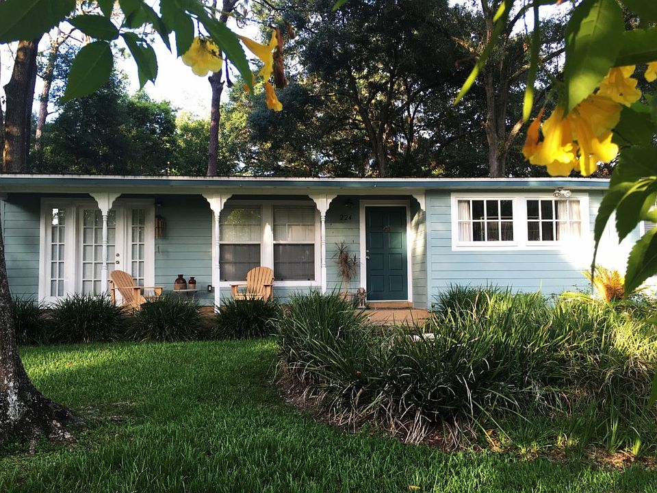 1st image of 224 S Riverhills Dr