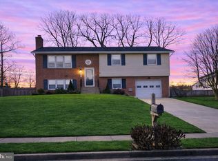 14821 Wood Home Rd, Centreville, VA 20120