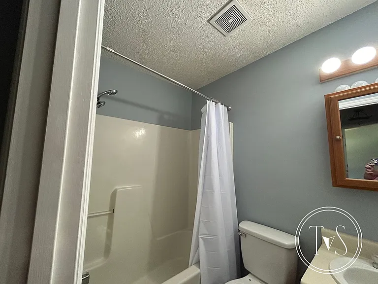 1012 Farr Ct — Photo 12