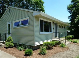 75 Flagg Ave, Warwick, RI 02886