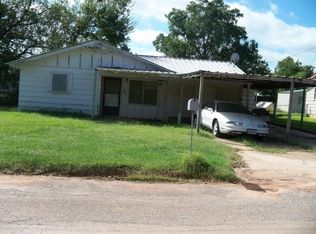 901 W 3rd St, Coleman, TX 76834