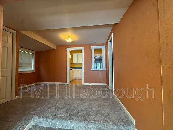 4th image of 1403 E Paris St