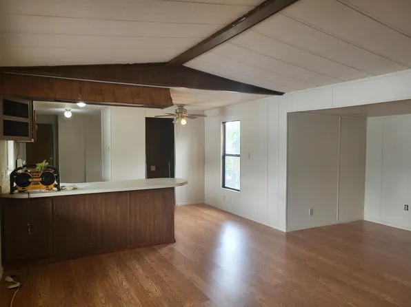 401 N Comstock Rd Space 9, Sutherlin, OR 97479